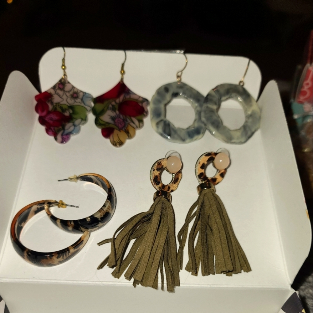 Set of 4 plunder earrings